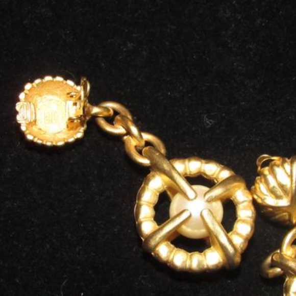 SALE-Givenchy Brushed Gold with Large Pearls Earrings - Picture 5 of 8
